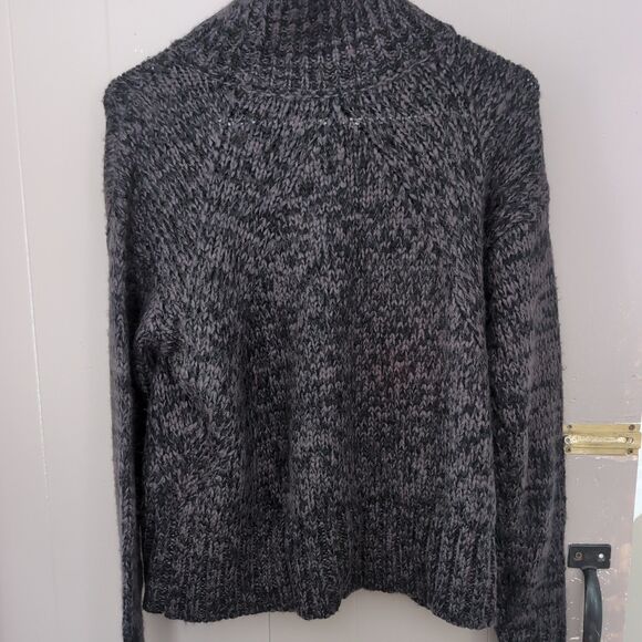 Romeo & Juliet Couture Sweater Mock Neck Pullover Chunky Knit Drop Sleeve M - Picture 9 of 11